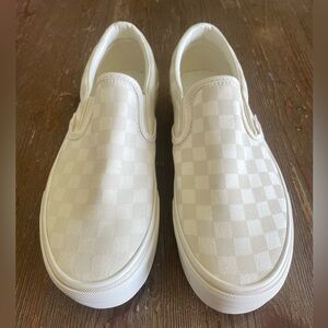 * Brand NEW * Vans Women White Checkered Canvas Slip on Platform Sneakers Shoes